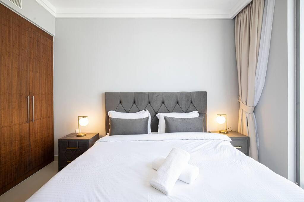 Magnificent Brand New Lux 3Br Burj & Fountain View Leilighet Dubai Eksteriør bilde